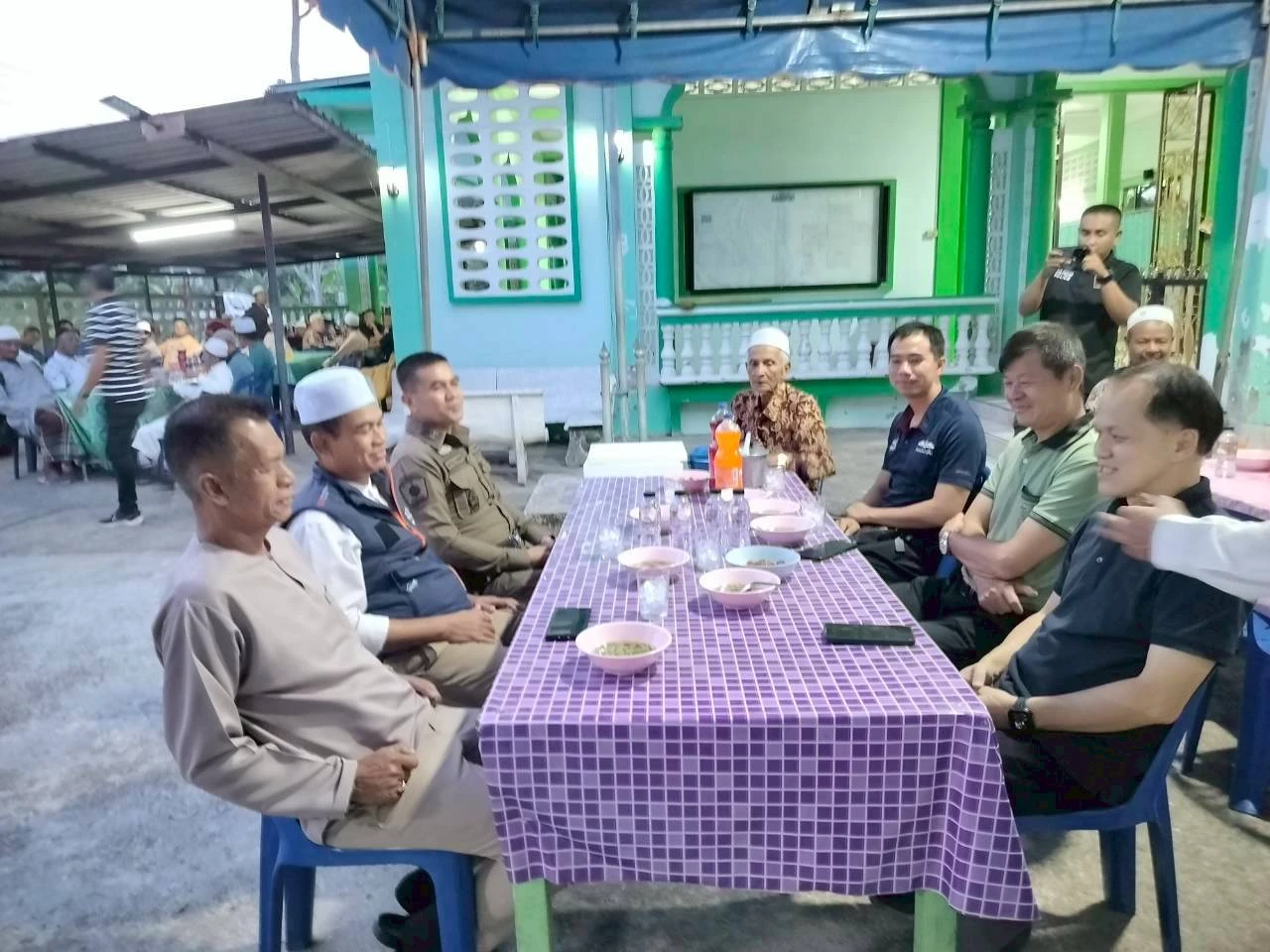 นายอำเภอเบตง เป็นประธานเปิดกิจกรรมละศีลอดสานสัมพันธ์รอมฎอน อบต.ยะรม ณ มัสยิดดารุลซาลาม บ้านราโมง